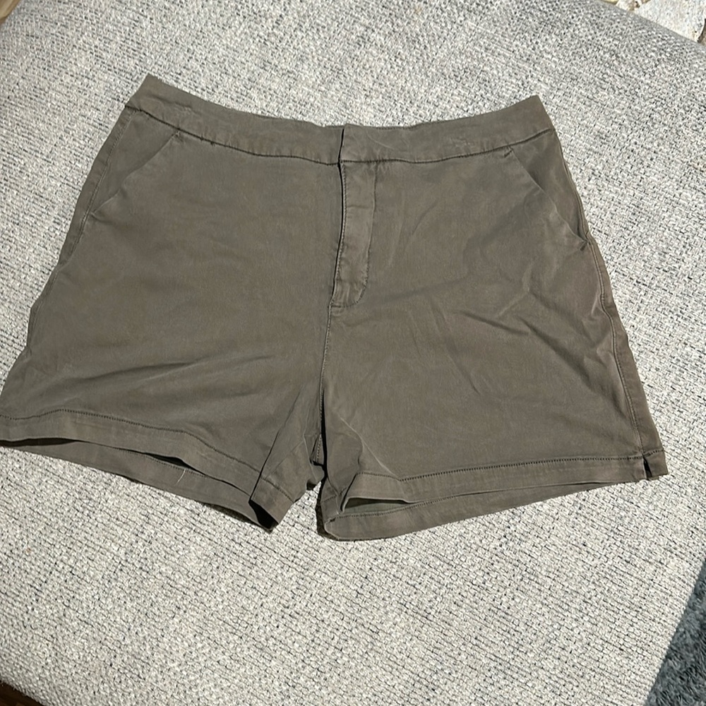 NWOT Alex Marie size 14 military/olive green super soft shorts